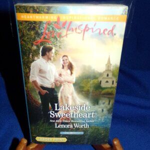 Lakeside Sweetheart - Lenora Worth - Large Print Large Type Love Inspired